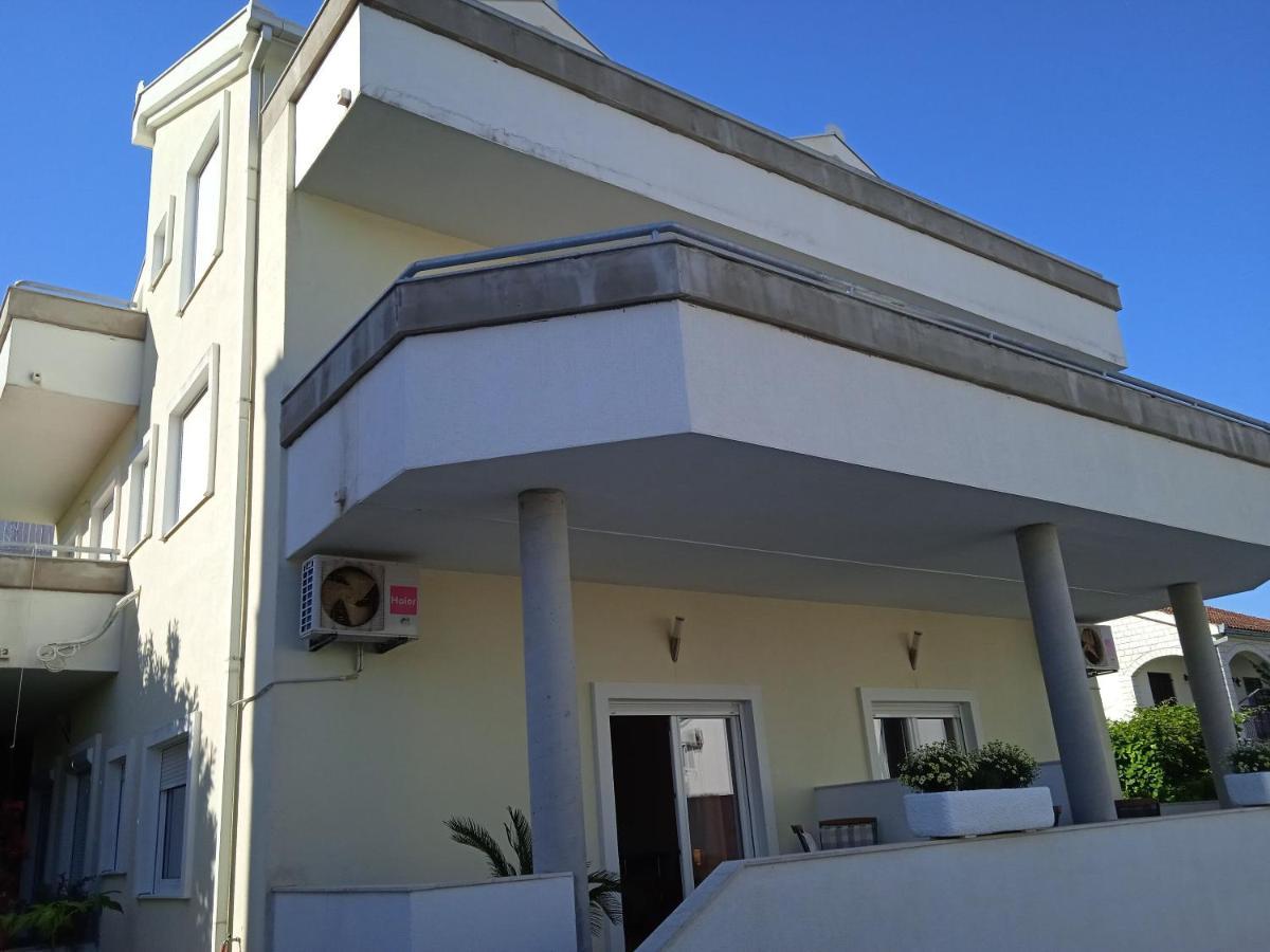 Apartments Blazenka Трогир Екстериор снимка